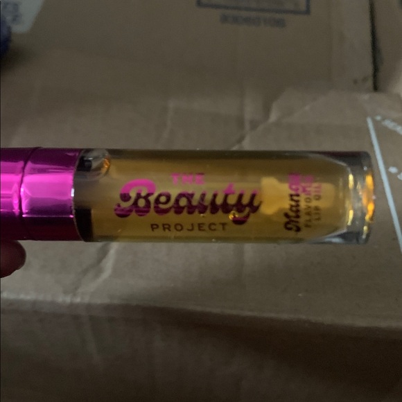 The Beauty Project Lip Gloss - Picture 3 of 5